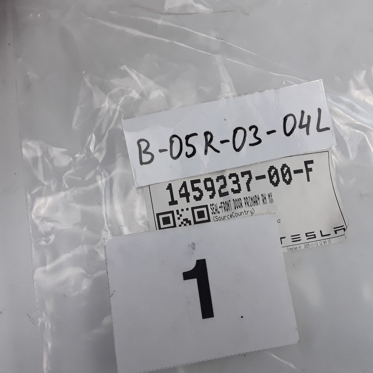 1459237-00-F Right Hand Front Primary Body Seal For Tesla Model X 2015-2025 OEM