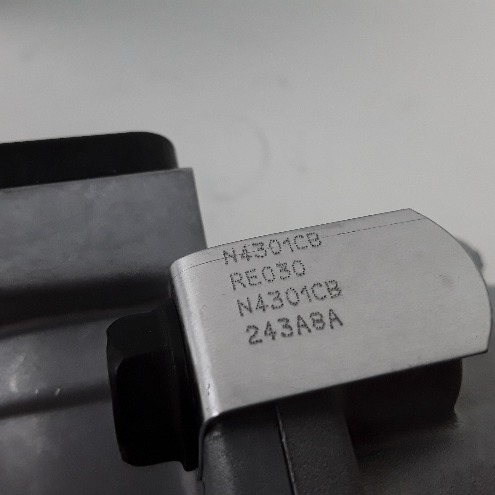 Haldex KN30400X Reman Air Brake Relay Valve Assembly Heavy Duty