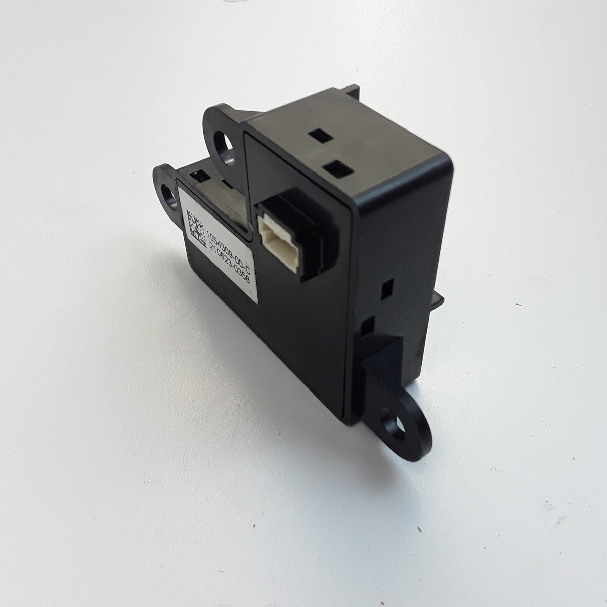 1054309-00-C Right Hand 2nd Row Seat Switch For Tesla Model X 2015-2025 OEM New