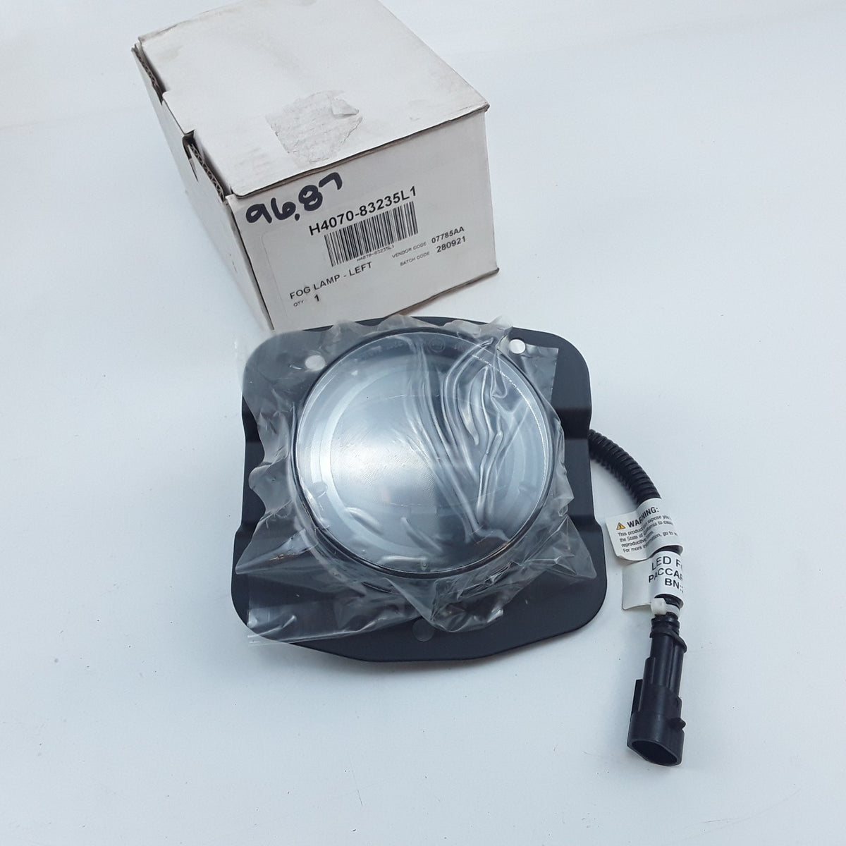 Kenworth H4070-83235L1 Left Fog Light Lamp Driver Side Fits Kenworth T680 11-21