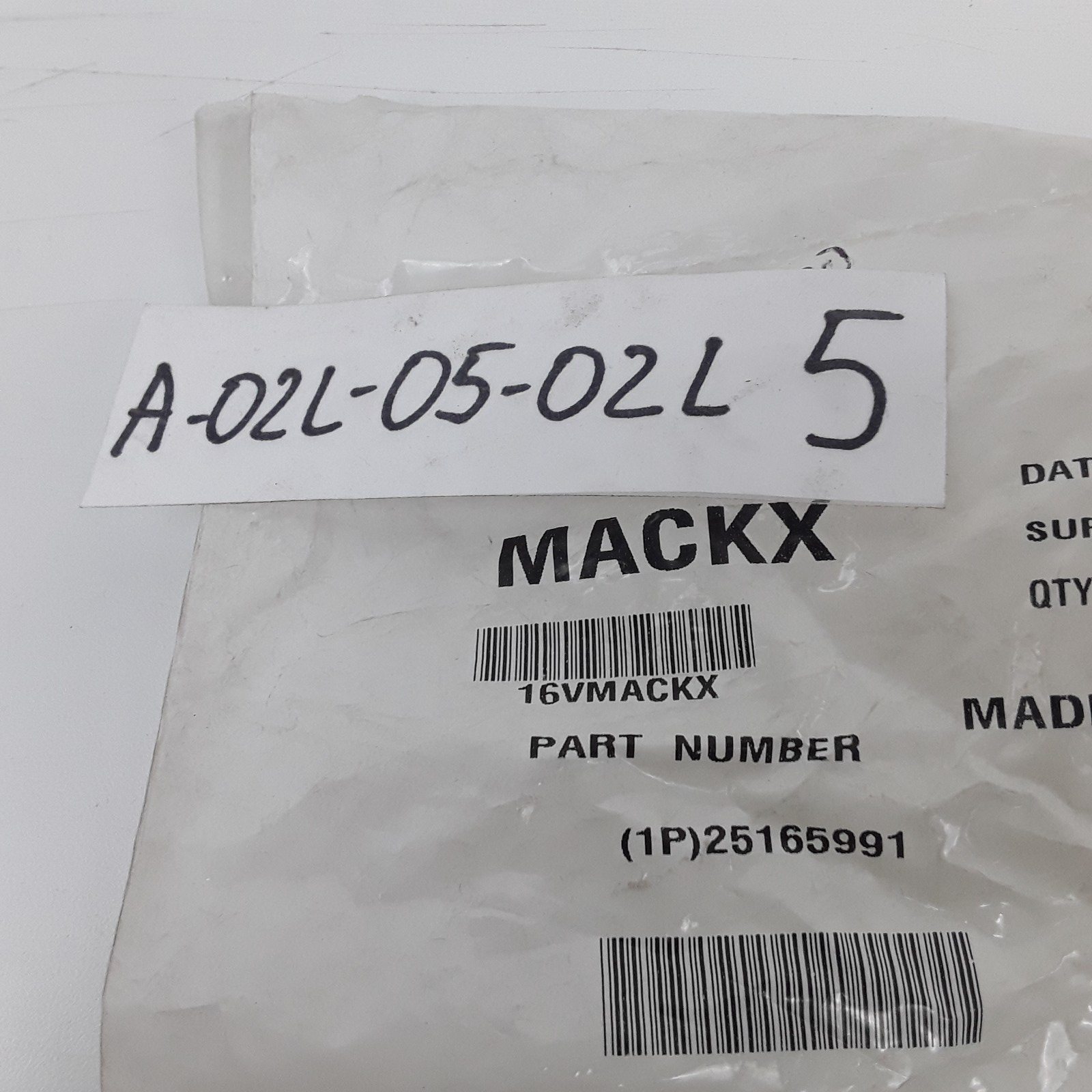 Multi-Purpose Radiator Mounting Bracket 25165991 Fits Mack CH CL Series Trucks