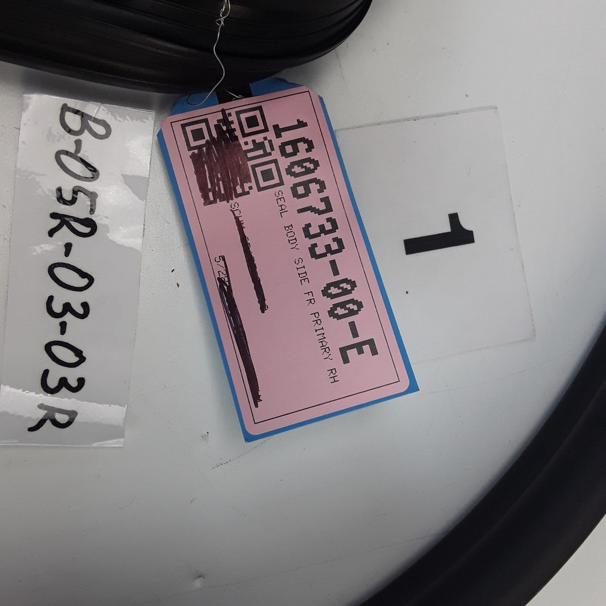 NEW 21-25 OEM Tesla Model S Front Right Passenger Door Rubber Seal 1606733-00-E