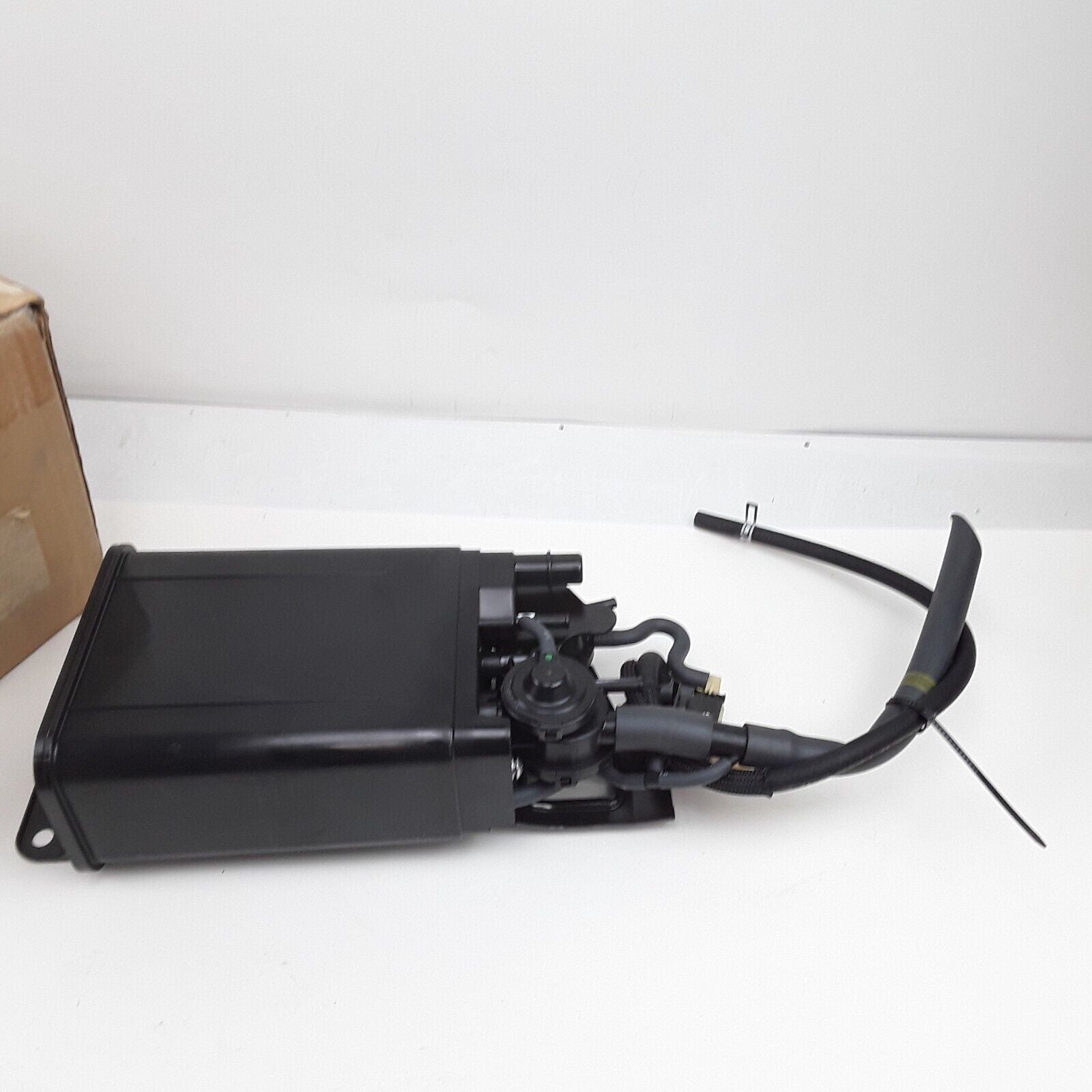 Evaporative Emissions Charcoal Canister For Toyota Corolla 2000 2001 2002,Prizm