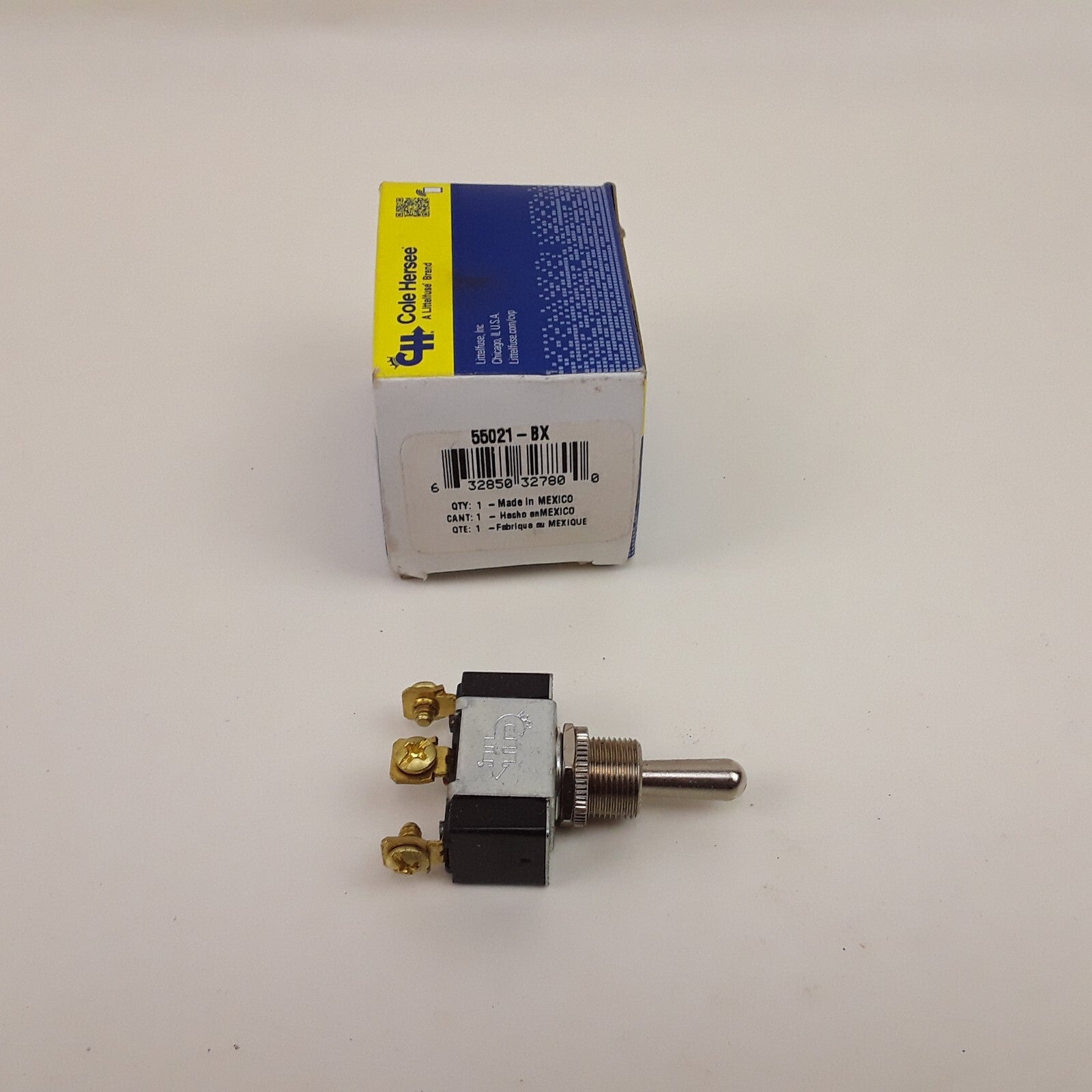 Littlefuse Heavy Duty On - Off Momentary Toggle Switch - 11/16" Std., 20A