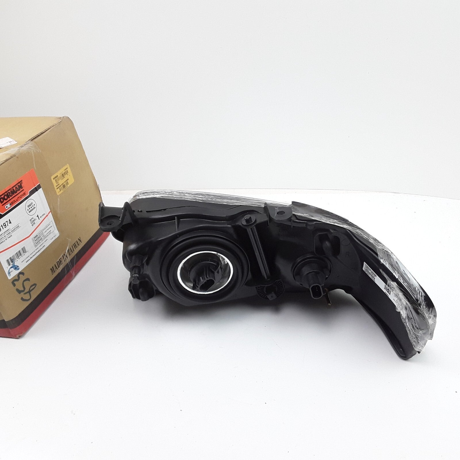 Dorman 1591974 Right Headlight Assembly Fits Nissan Sentra (2004 2005 2006)
