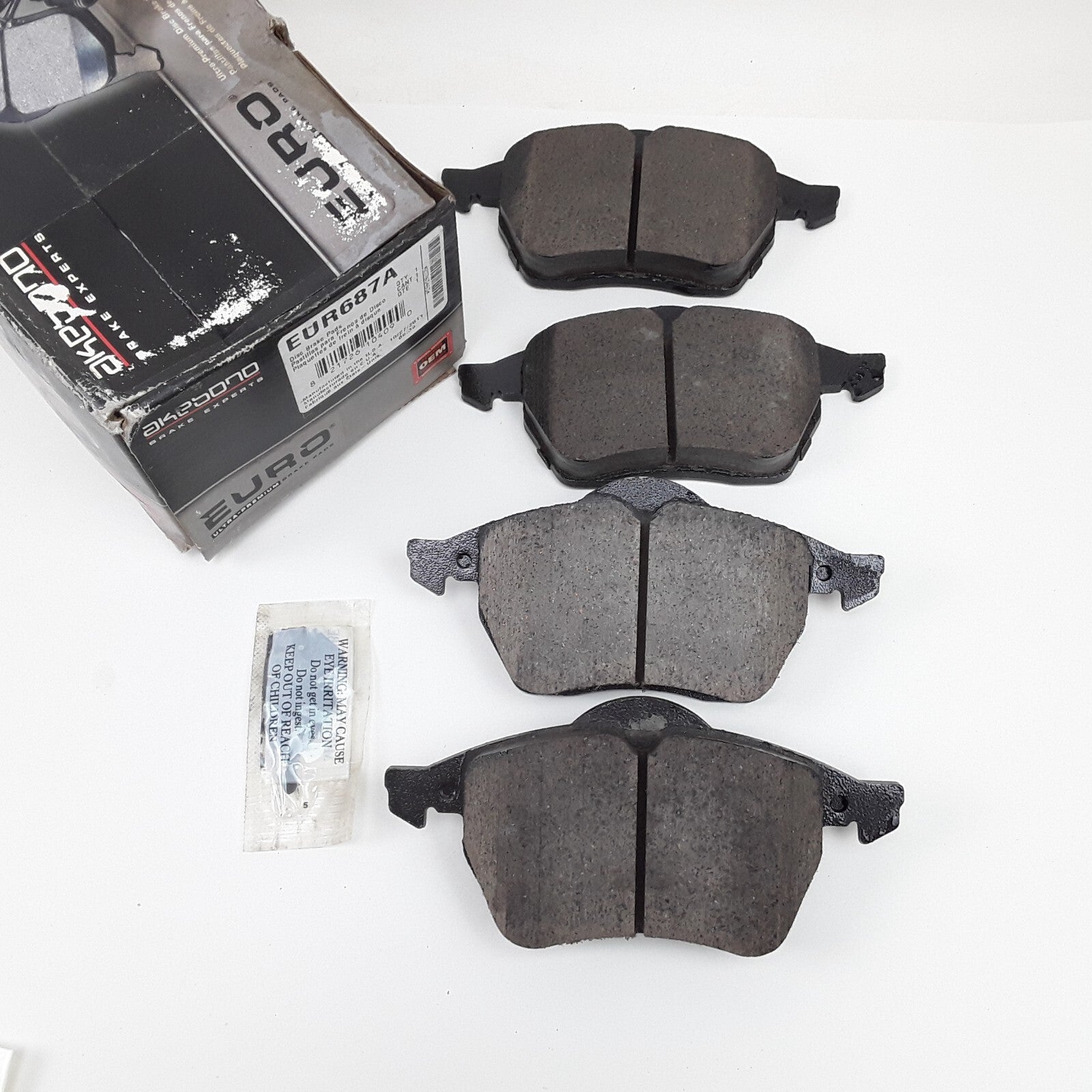 Front Brake Pad Fits Audi TT Quattro 2000-2002 Volkswagen Golf Passat 1996-2001