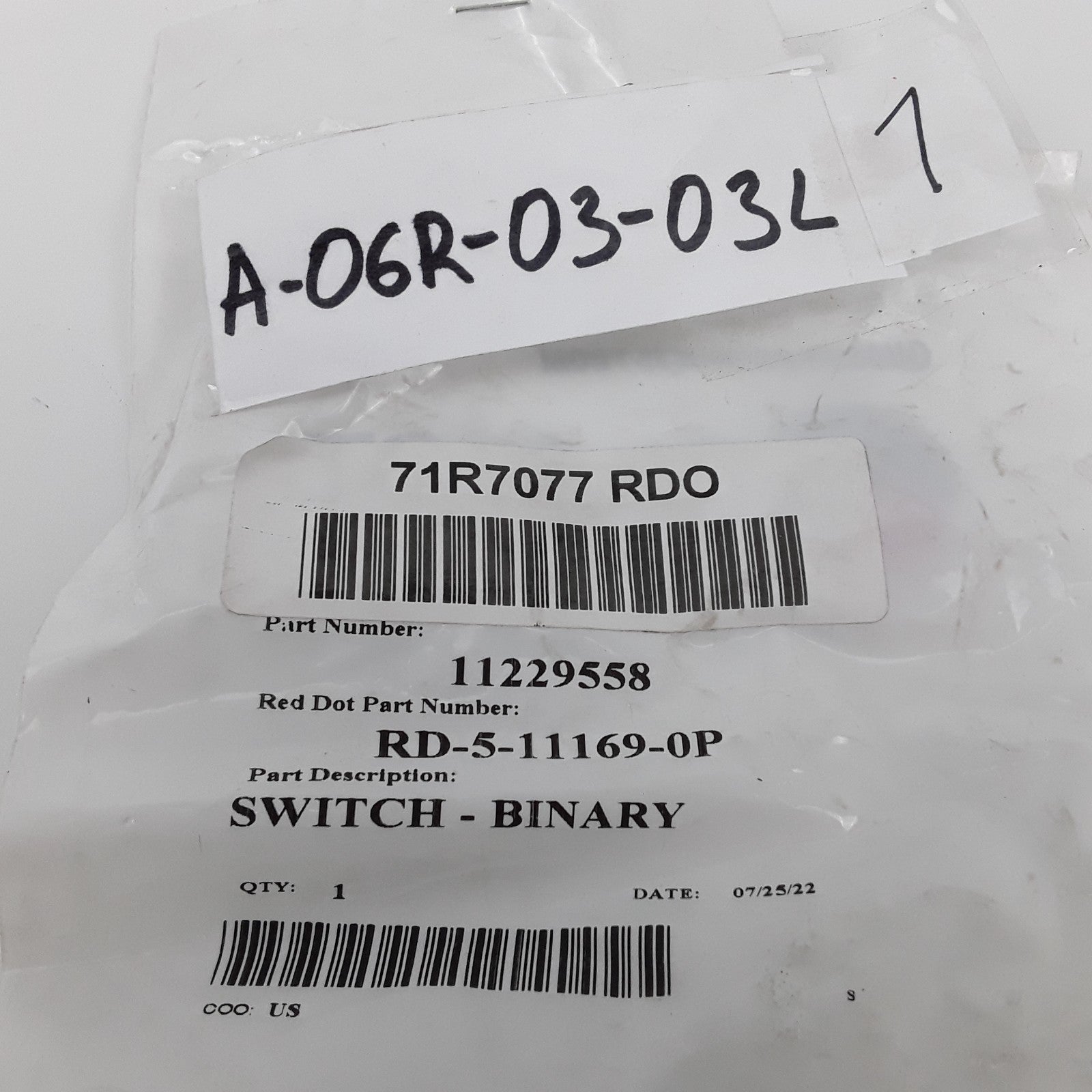 Binary Pressure Switch Fits Freightliner FLD120 FLD132 FLA086 FLL086 (1994-2003)