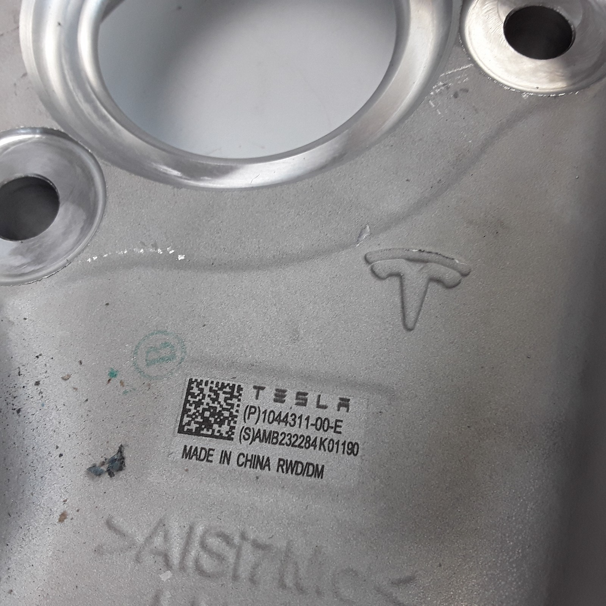OEM 1044311-00-E For Tesla 2017-2023 Model 3 Front Knuckle Left
