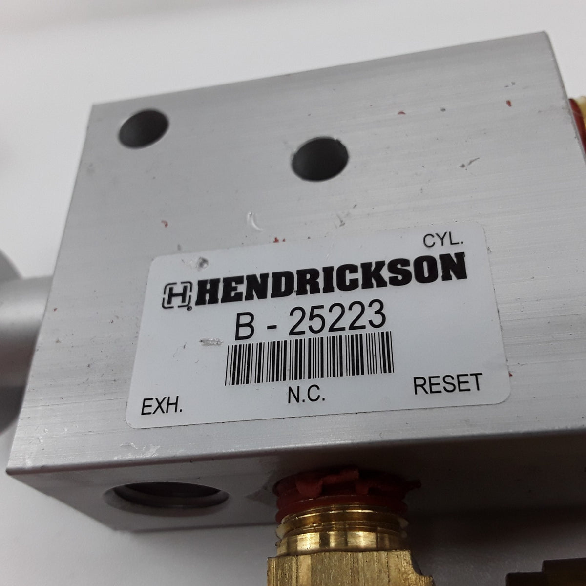 Hendrickson VS-25224 3-Way Auto Reset Air Brake Valve with Fittings For Kenworth