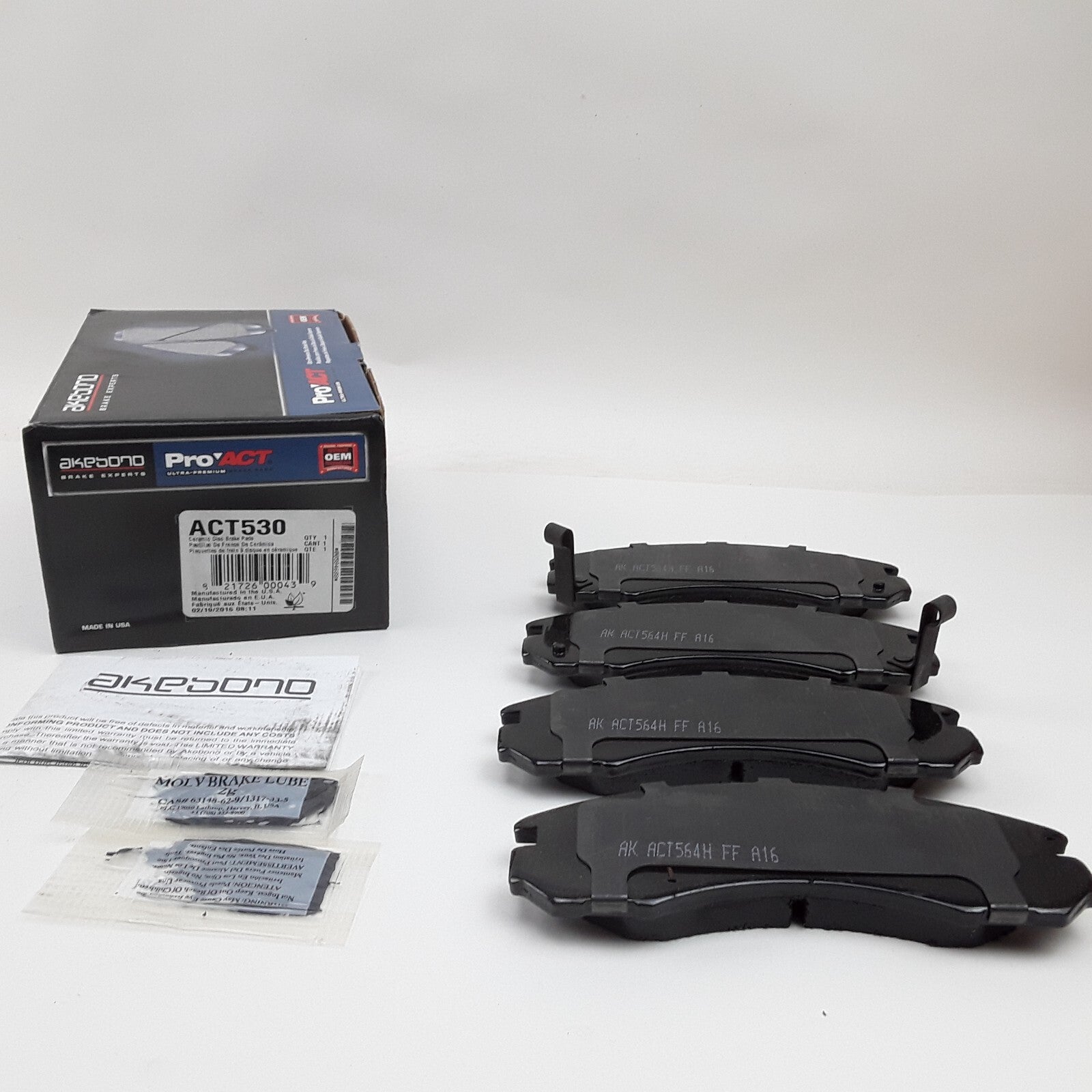 Front Disc Brake Pad Set Fits Mitsubishi Dodge Eagle Plymouth 1991-2006, 2009-14