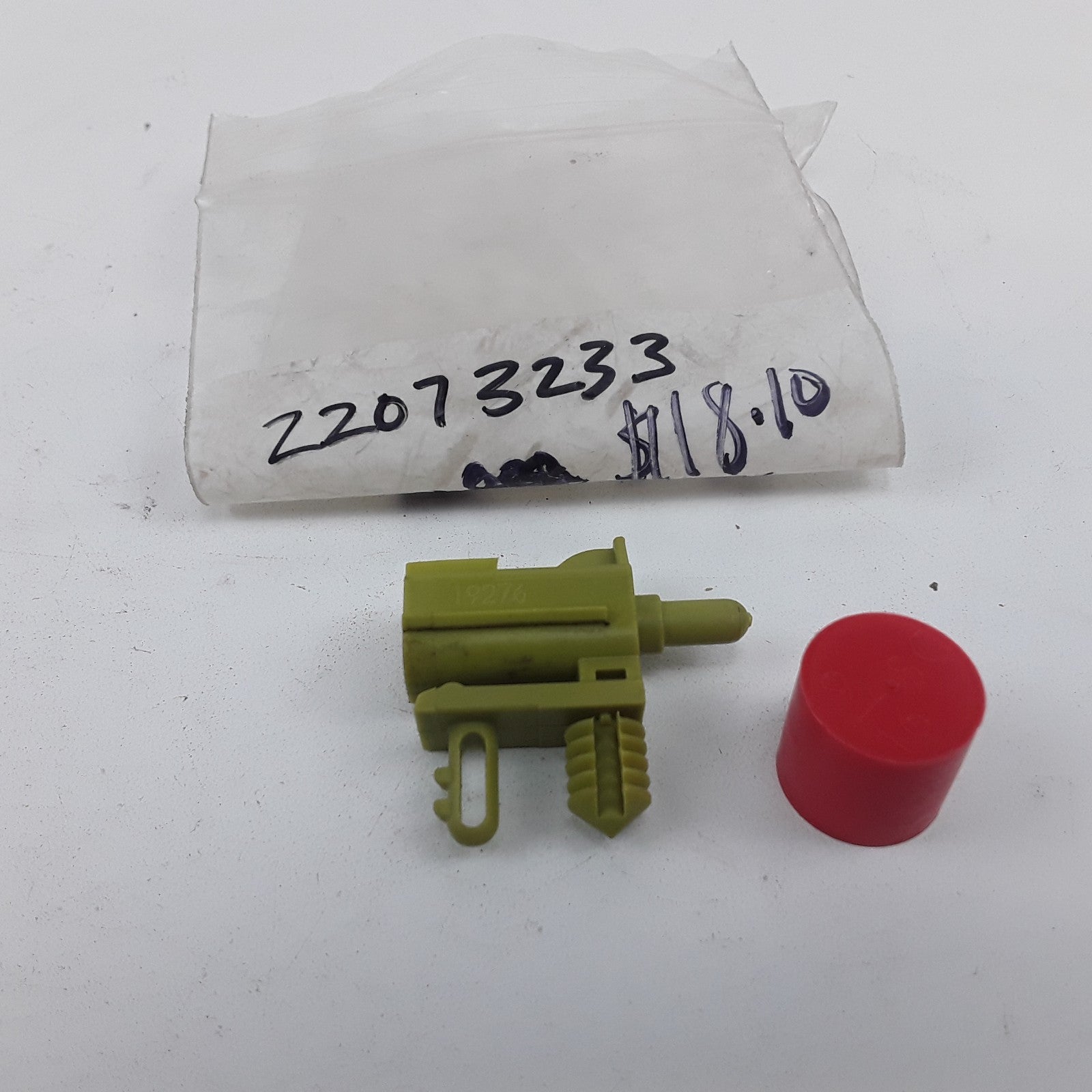 Volvo 22073233 Exhaust Gas Temperature (EGT) Sensor Fits Mack Volvo Trucks