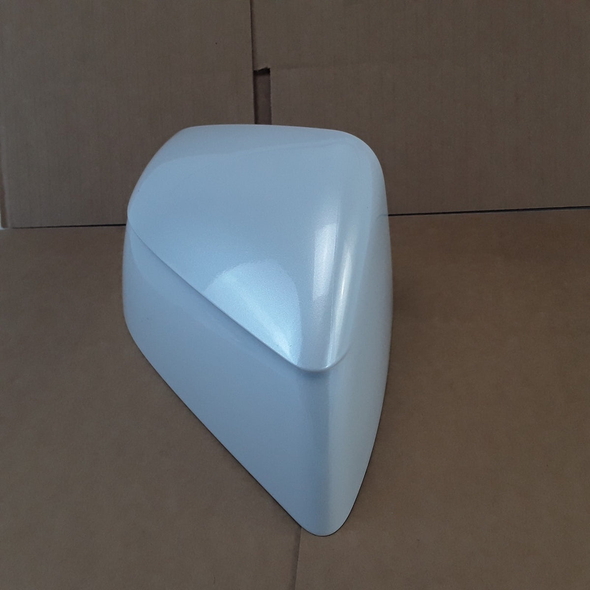 mirror right side Skull Cap Ext Mirror Right Pearl White For Tesla 1963539-28-B