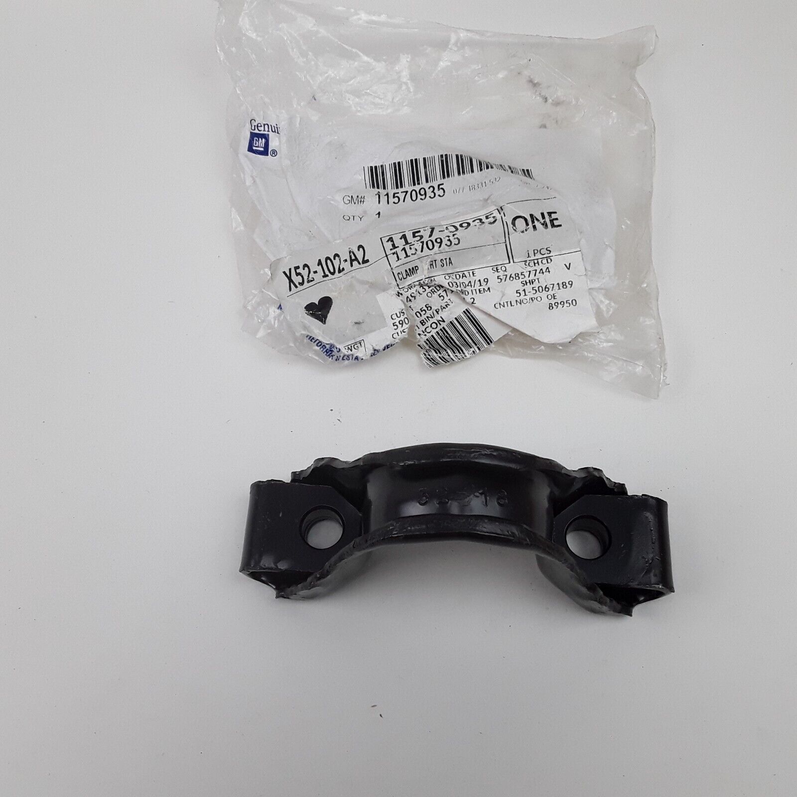 GM 11570935 Front Stabilizer Shaft Clamp for Cadillac, Chevrolet, GMC 2007-2020