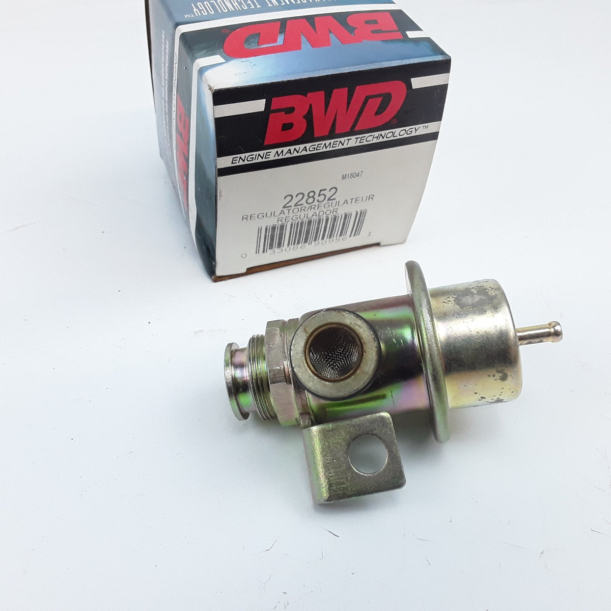 Fuel Pressure Regulator Fits Buick Chevrolet Pontiac Oldsmobile (1993 1994-1999)