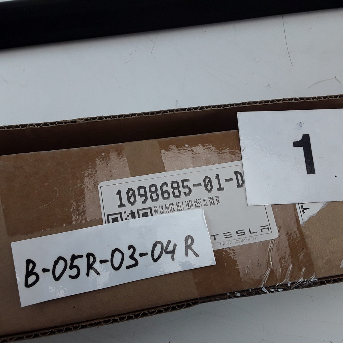 1098685-01-D Rear Left Hand Outer Belt Trim Assembly For Tesla Model X OEM New