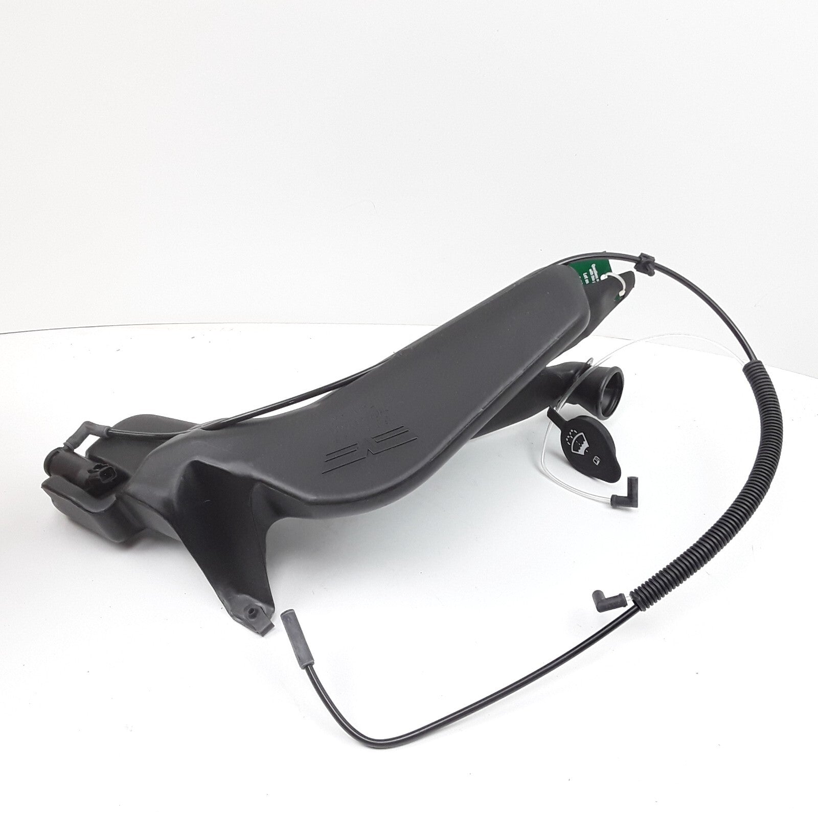 Washer Fluid Reservoir-Windshield Fits Ford Taurus 1997-07 Mercury Sable 1997-05