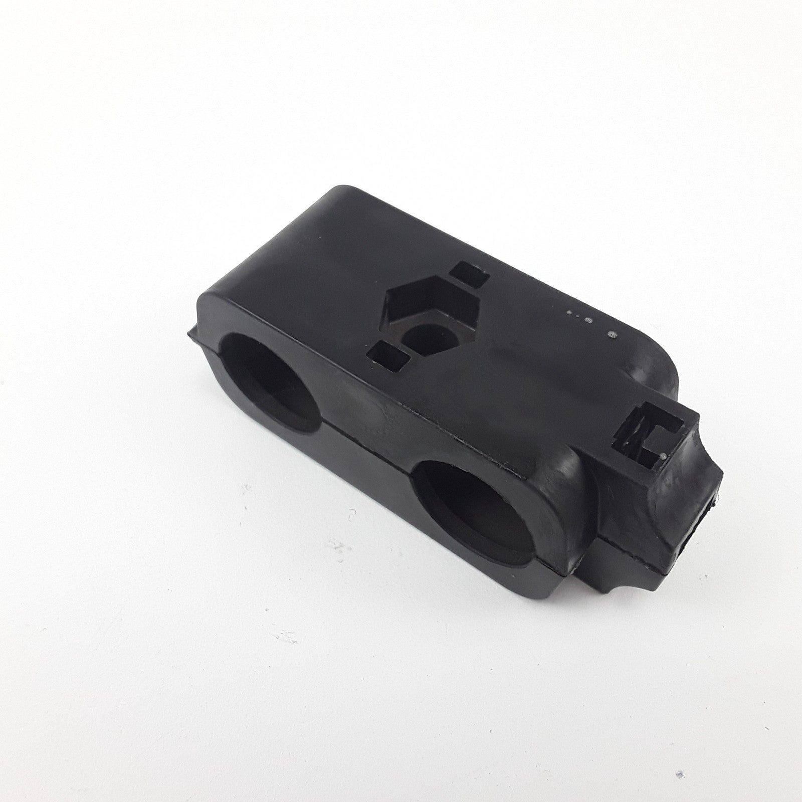 Multi Purpose Exhaust Attaching Clamp 22769572 For Volvo & Mack Trucks Series
