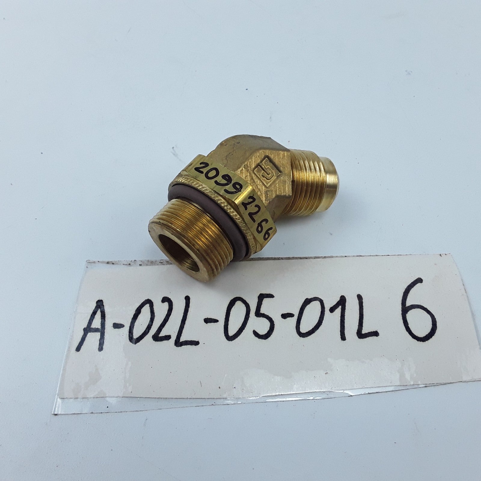 45-Degree 1" Swivel Adapter Fitting 20992266 For Volvo, Mack Trucks Series