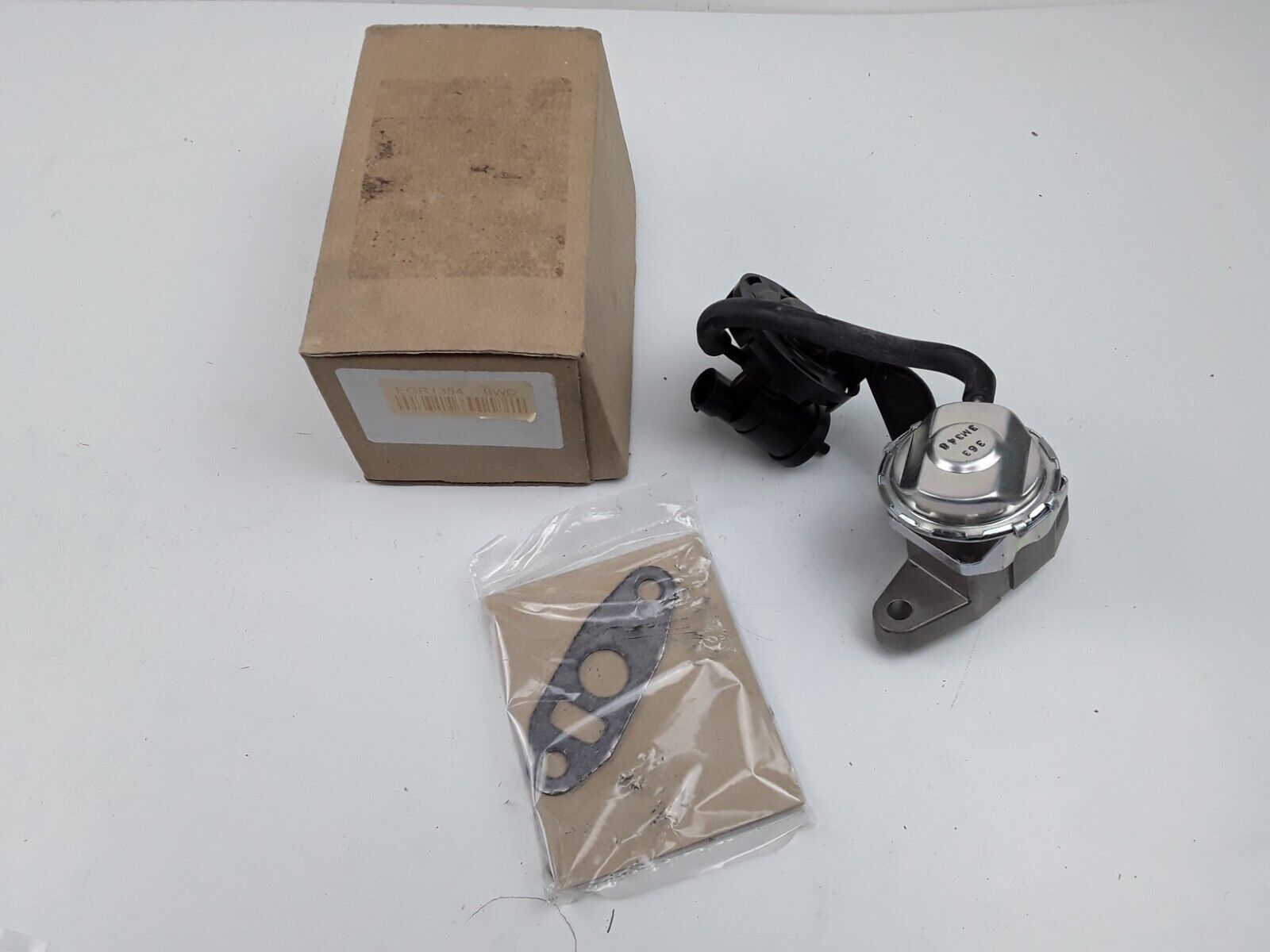 EGR Valve for Chrysler Town & Country Voyager Dodge Caravan Plymouth 1996-2000