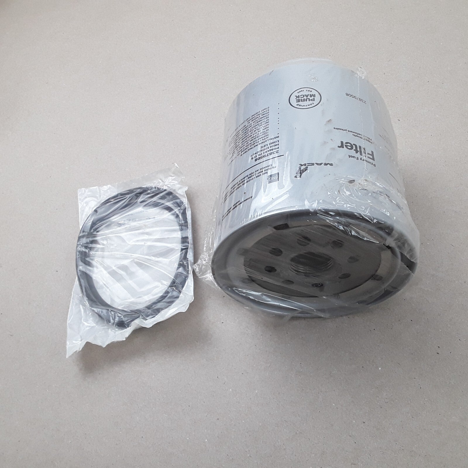 Mack 23879508 Heavy Duty Spin-On Primary Fuel Filter Fits Mack Truck