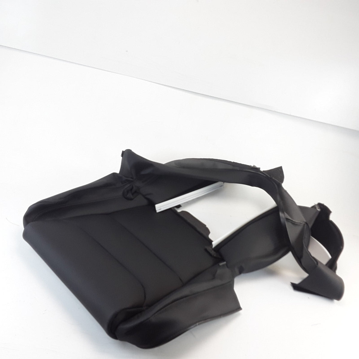 2117952-06-A LH Longrange Black 2nd Row Monopost Seat Cover Tesla Model X 21-25