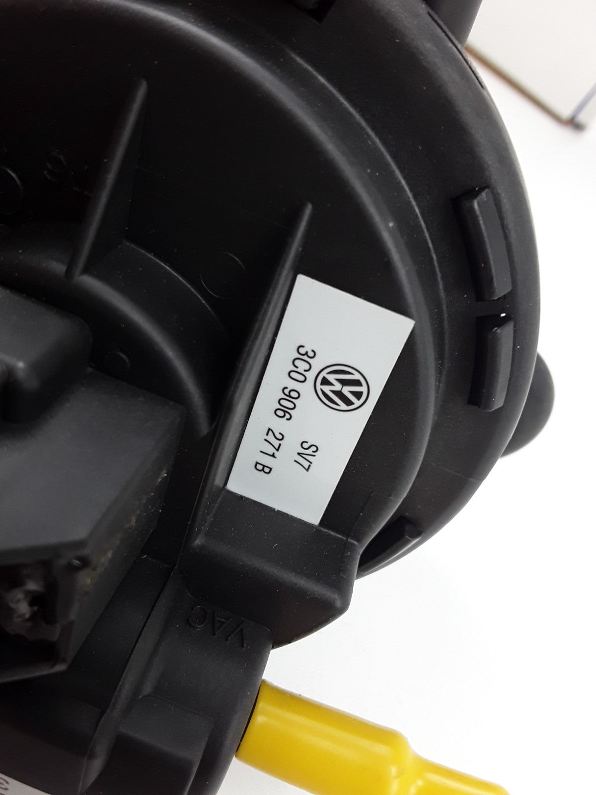 Fuel Vapor Leak Detection Pump For Volkswagen CC Passat Passat CC 2009 2010 2011