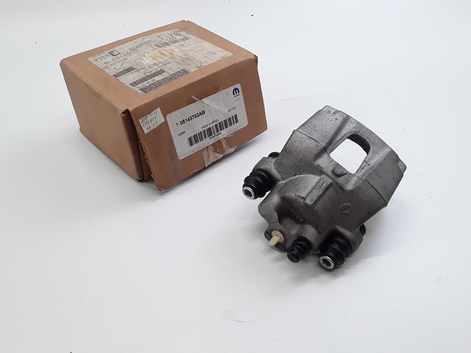 Disc Brake Caliper Rear Right Mopar 05143702AB For Jeep Commander Grand Cherokee - HotCarParts