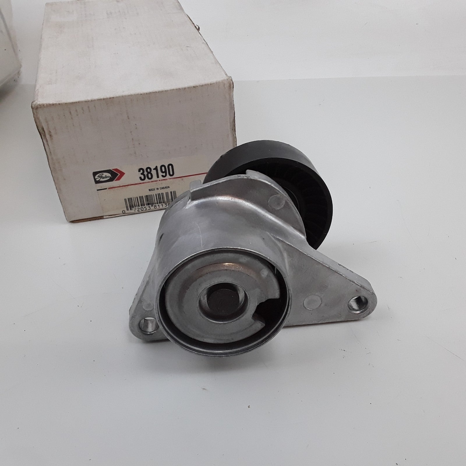 Drive Belt Tensioner Fits Volvo XC70 C70 S40S60 S70 S80 V40 V70 XC90 (1999-2009)