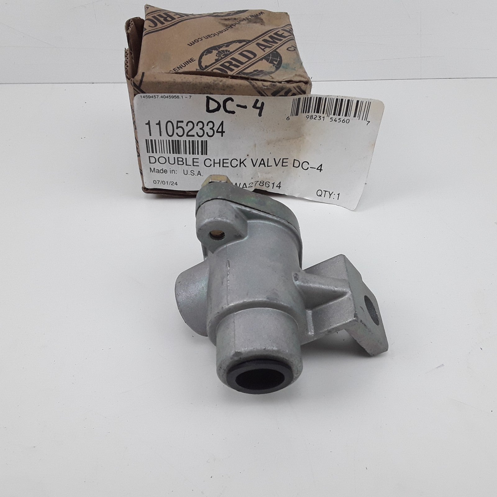 World American WA278614 Air Brake Double Check Valve DC-4 Type 3/8" NPT All Port