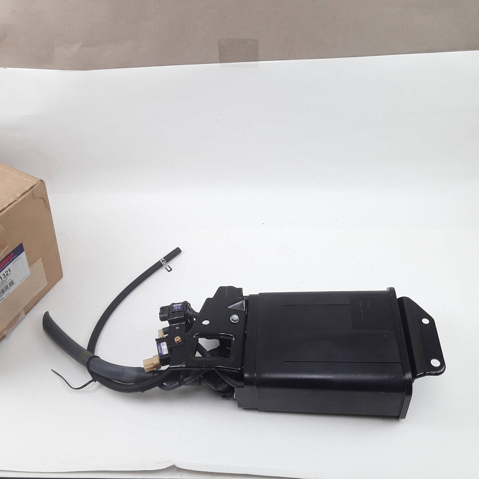 BWD CP1321 Fuel Vapor Canister Fits Chevrolet Prizm Toyota Corolla 2000-2002