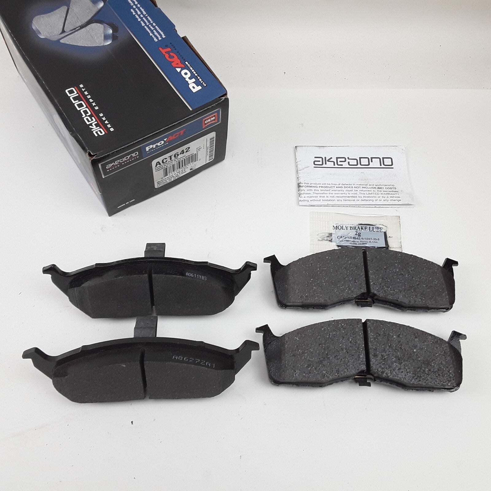 Akebono ACT642 Front Disc Brake Pad Fits Dodge Eagle Plymouth Chrysler 1993-2000