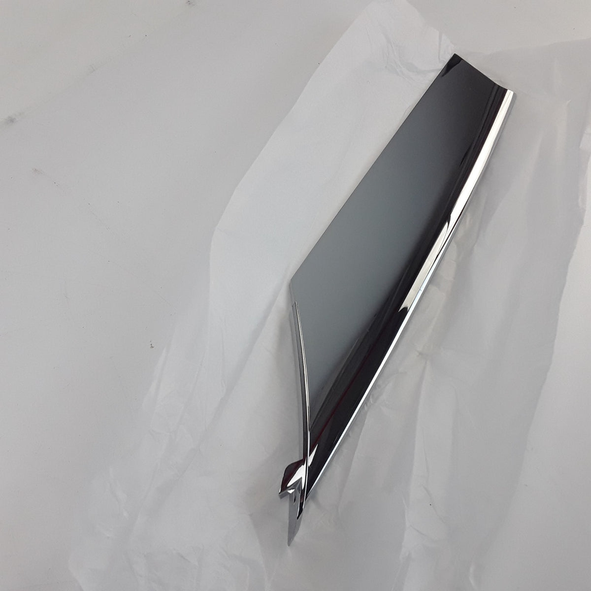 For Tesla Model S 2016-2021 LH Front Fog Light Upper Spear Trim 1056378-00-C OEM