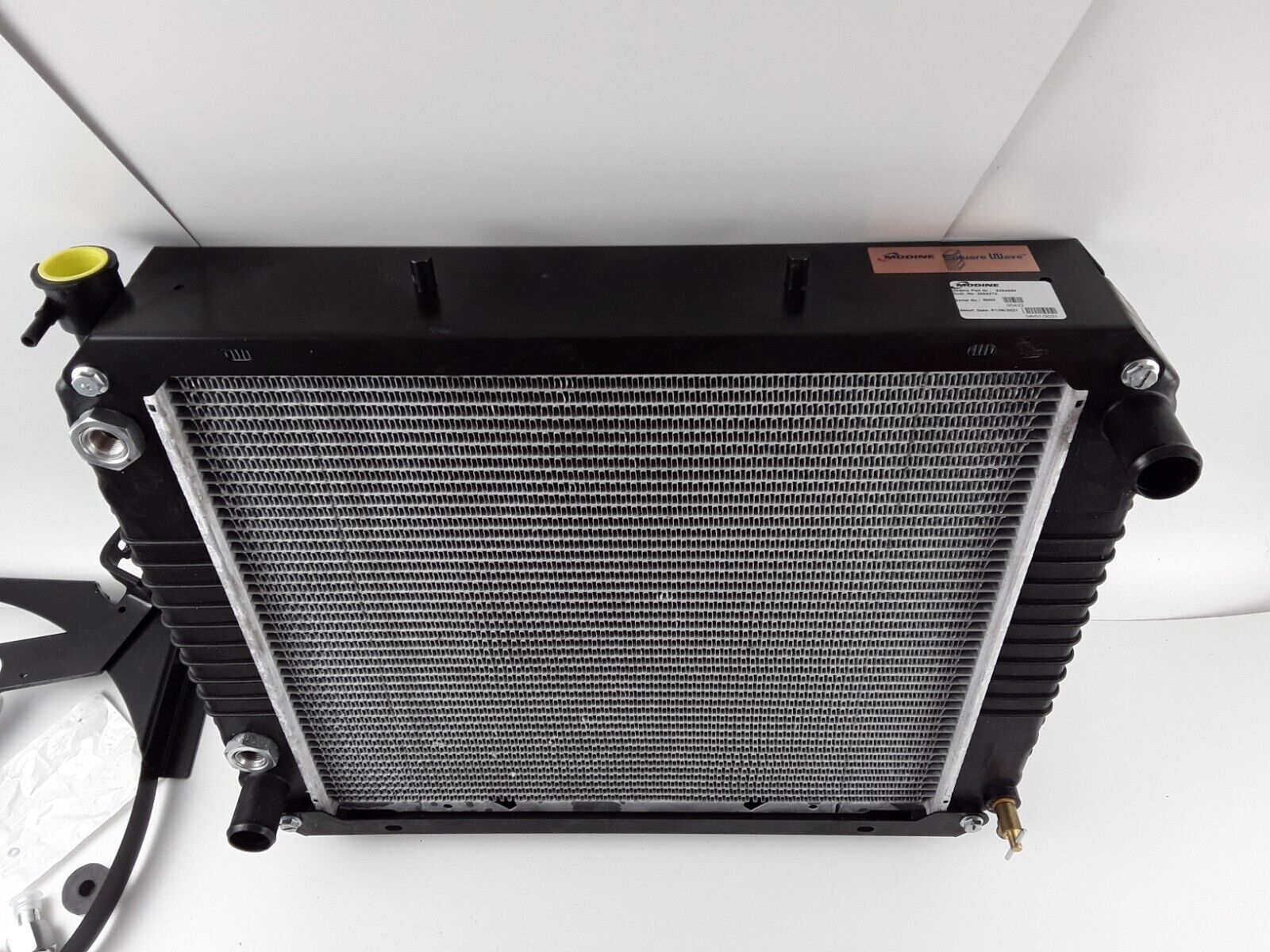 GENUINE HYSTER FORKLIFT 2056870 RADIATOR KIT W/SHROUD 1581391 ASSEMBLY 550245608 - HotCarParts