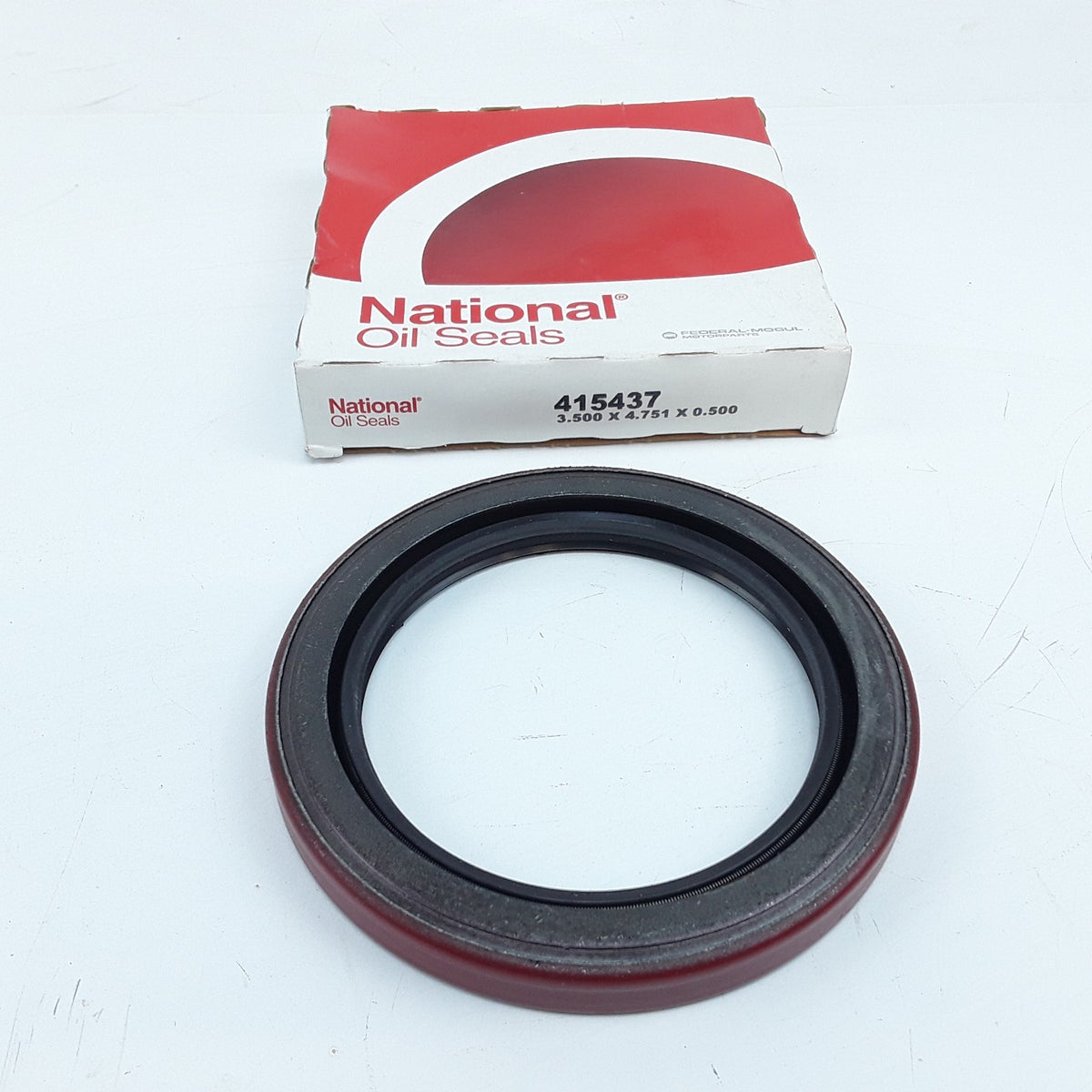 Oil Seal Fits International M Series Van SA120 SM120 (1957, 1961 1962 1963 1964)