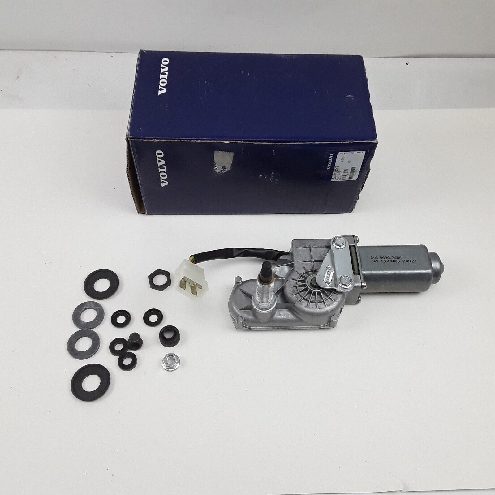 OEM Volvo 15010653 11170169 Windshield Wiper Motor L110F L120G L150H L180G L220