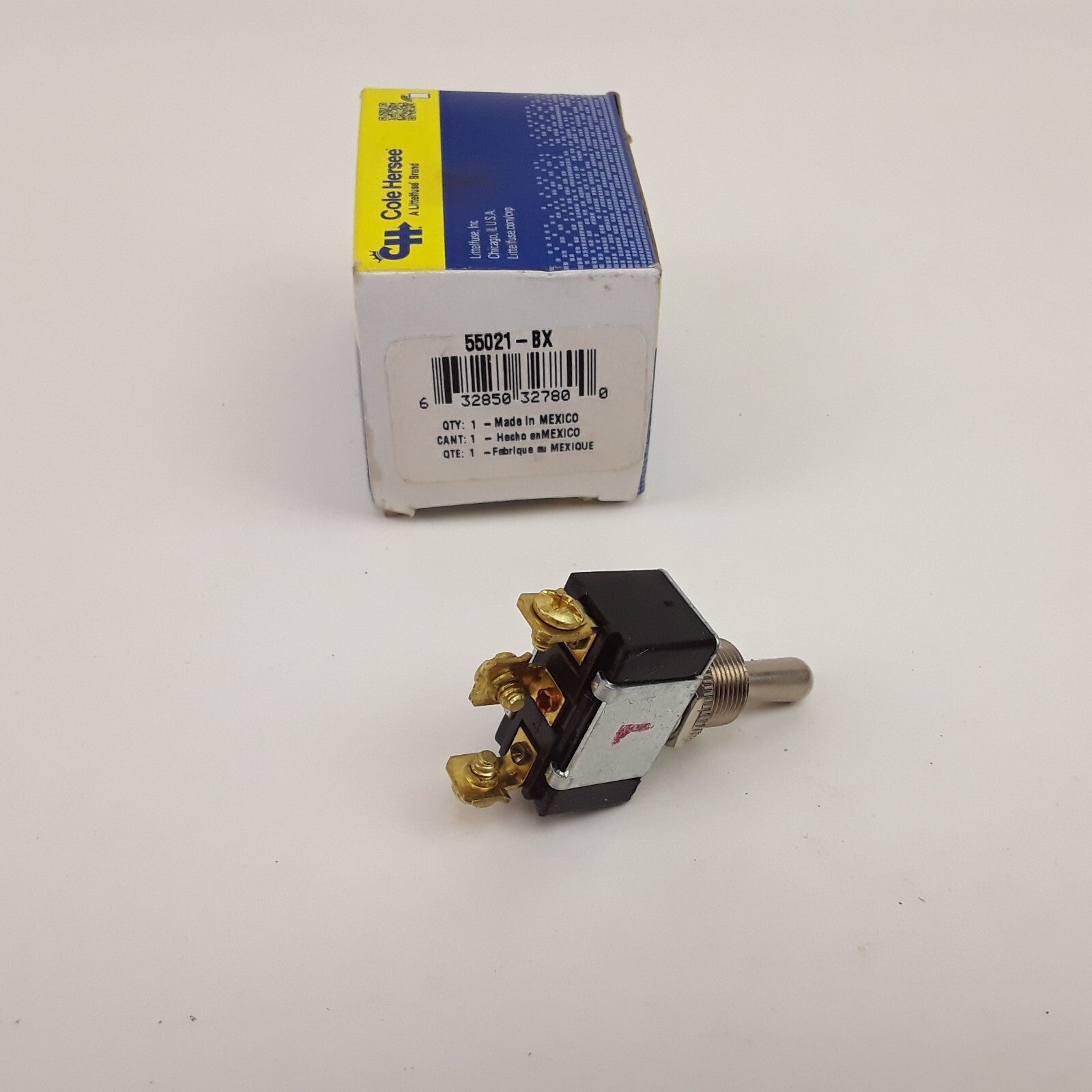 Littlefuse Heavy Duty On - Off Momentary Toggle Switch - 11/16" Std., 20A