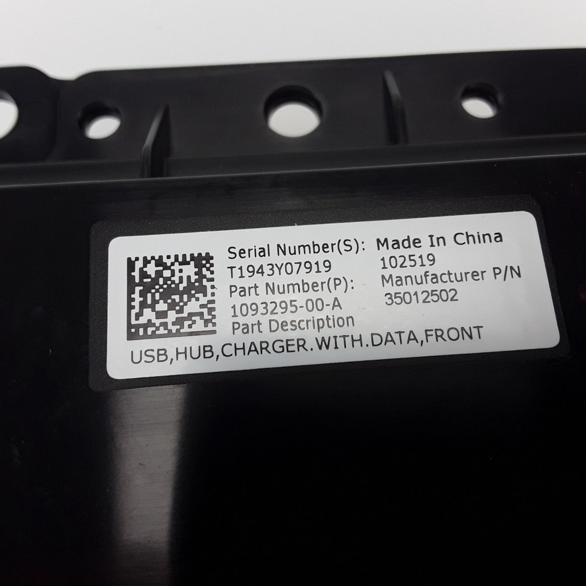 1093295-00-A Front USB Charger Hub With Data For Tesla Model 3 2017-2023 OEM New
