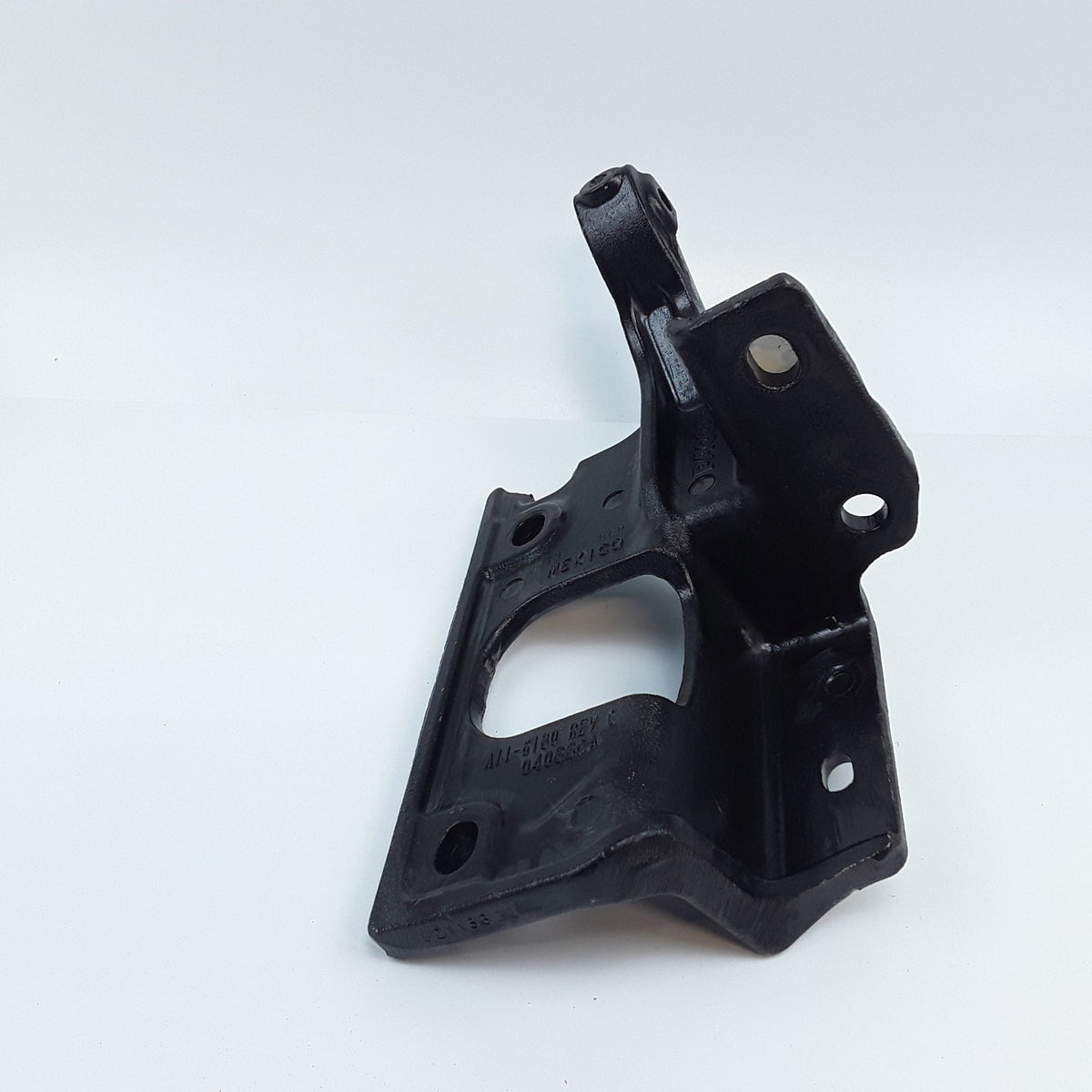 PACCAR A11-6180 Front Left Bumper Bracket Fits Kenworth T680 And Peterbilt 579