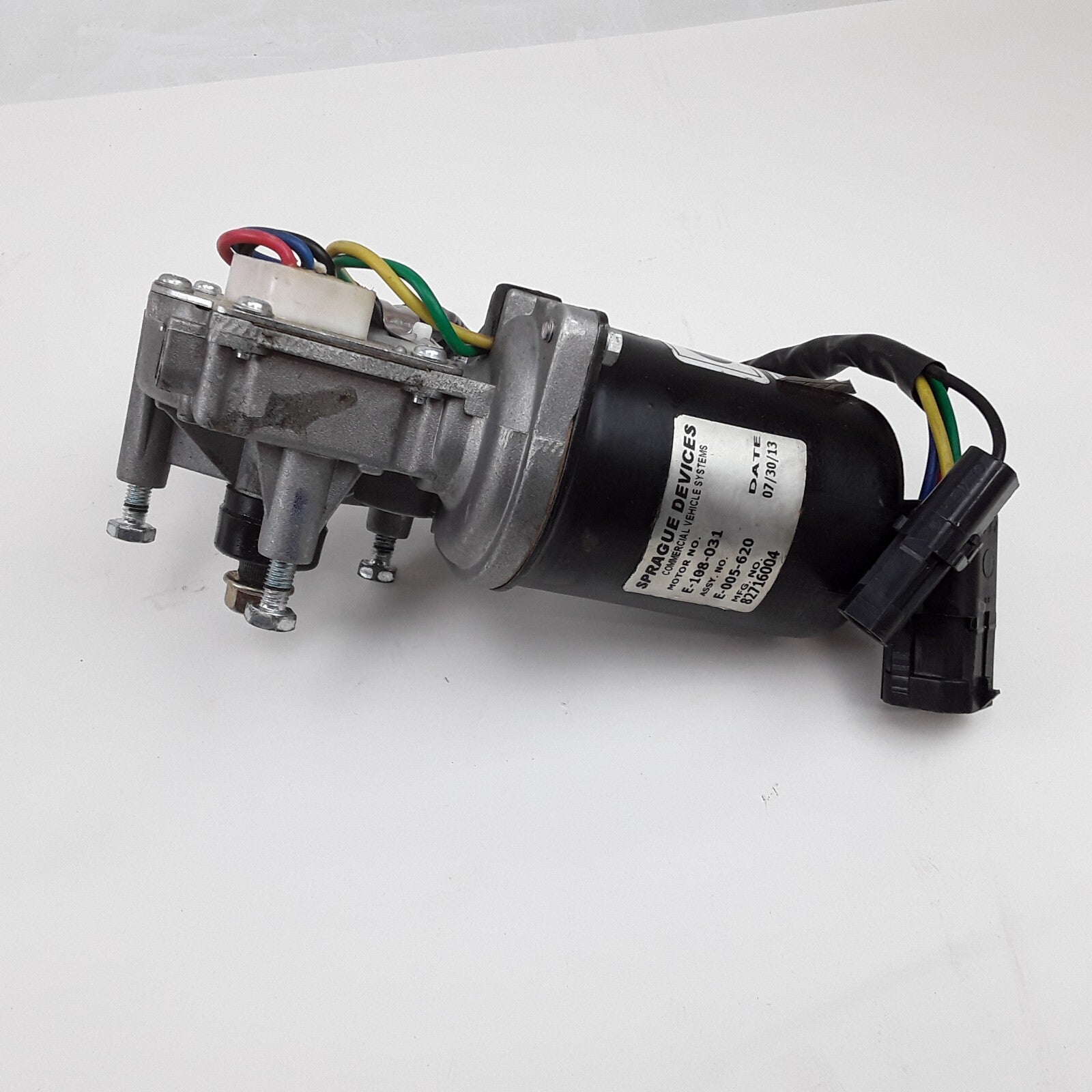 Mack 82716004 12 VDC Right Passenger or Left Driver Side Windshield Wiper Motor