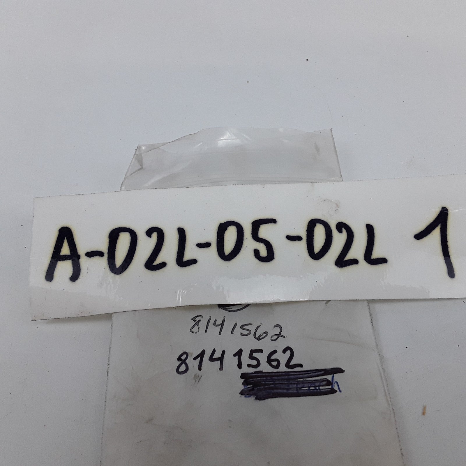 Striker Pin Shoulder Lock Screw 8141562 For Heavy Duty Class 8 Volvo Trucks