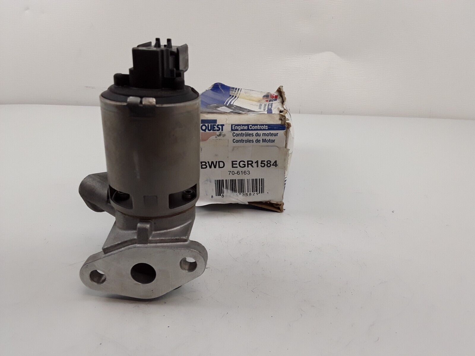 Exhaust Gas Recirculation EGR Valve CARQUEST EGC1046 For Dodge,Chrysler 2.7L - HotCarParts