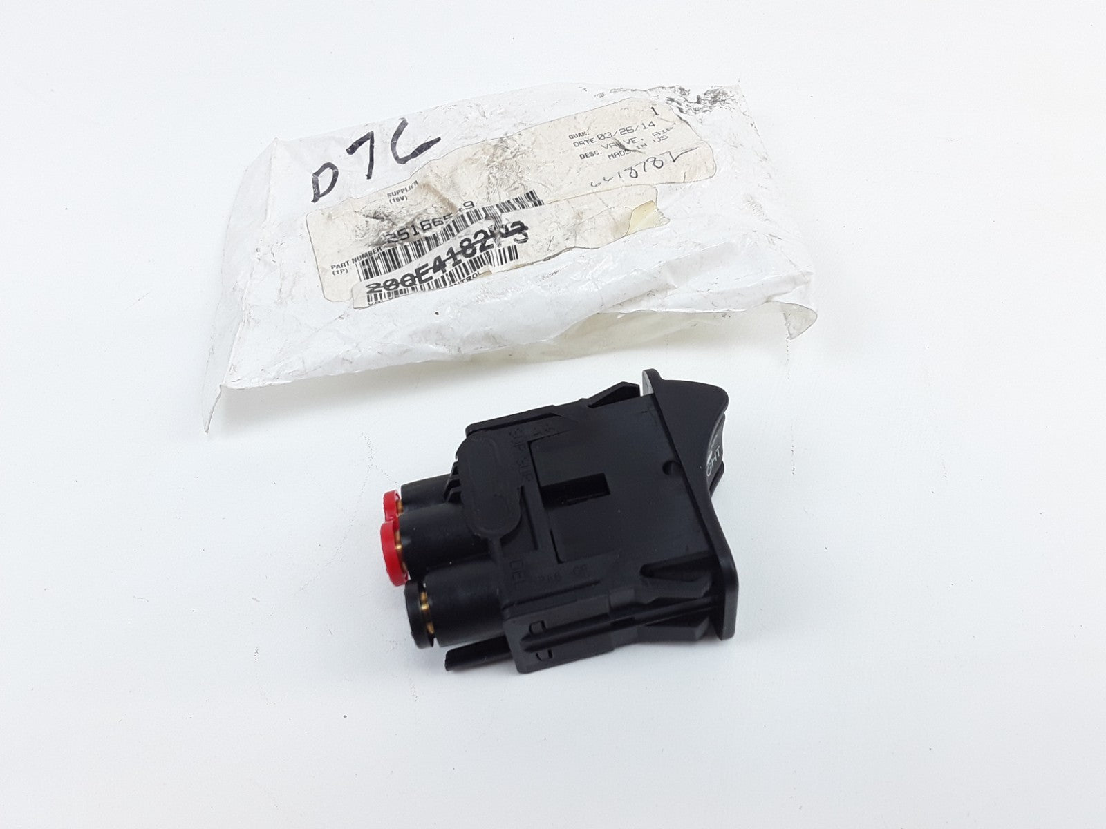 Mack 25166549 20QE4182-P3 Air Brake Control Valve Heavy Duty For Mack Truck