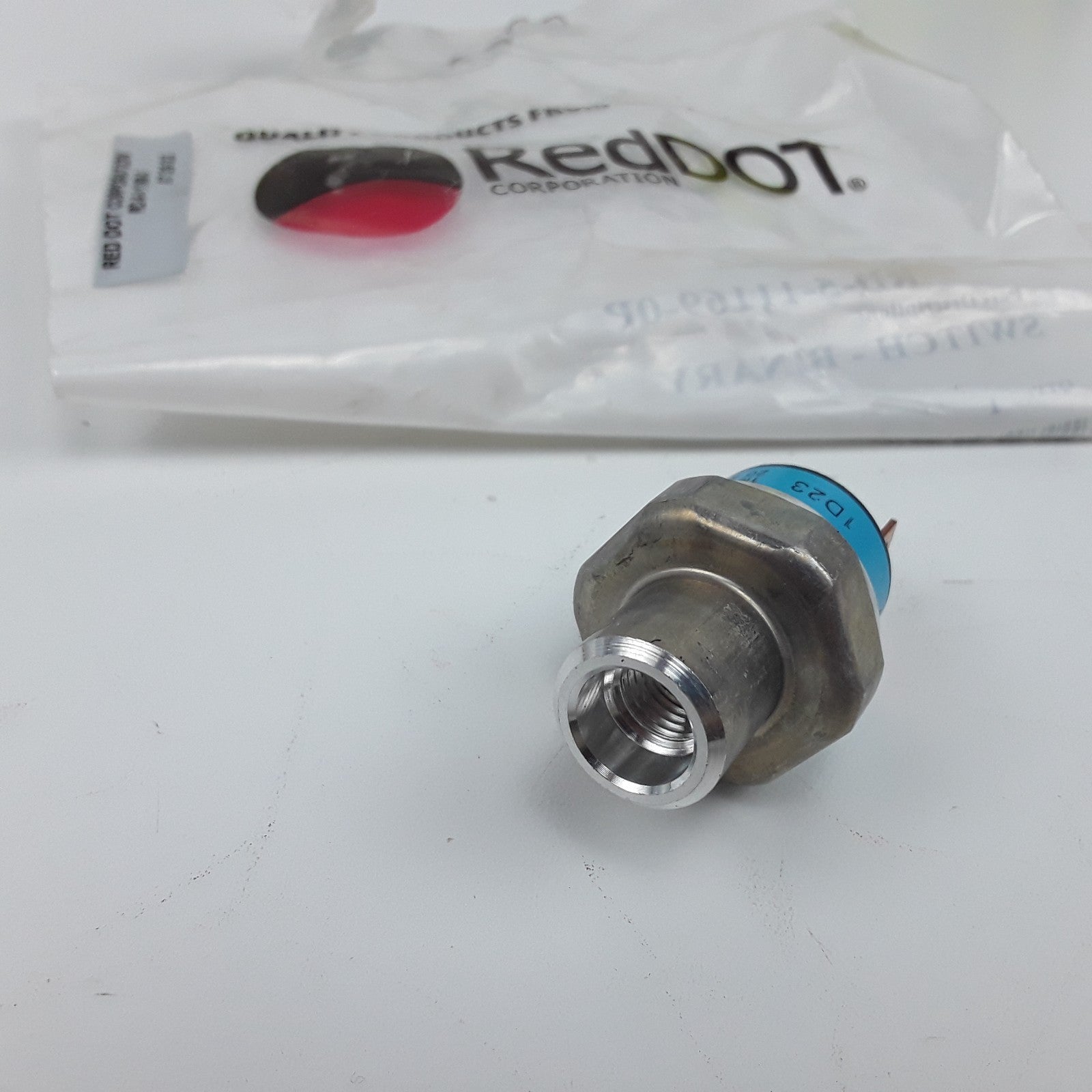 Binary Pressure Switch Fits Freightliner FLD120 FLD132 FLA086 FLL086 (1994-2003)