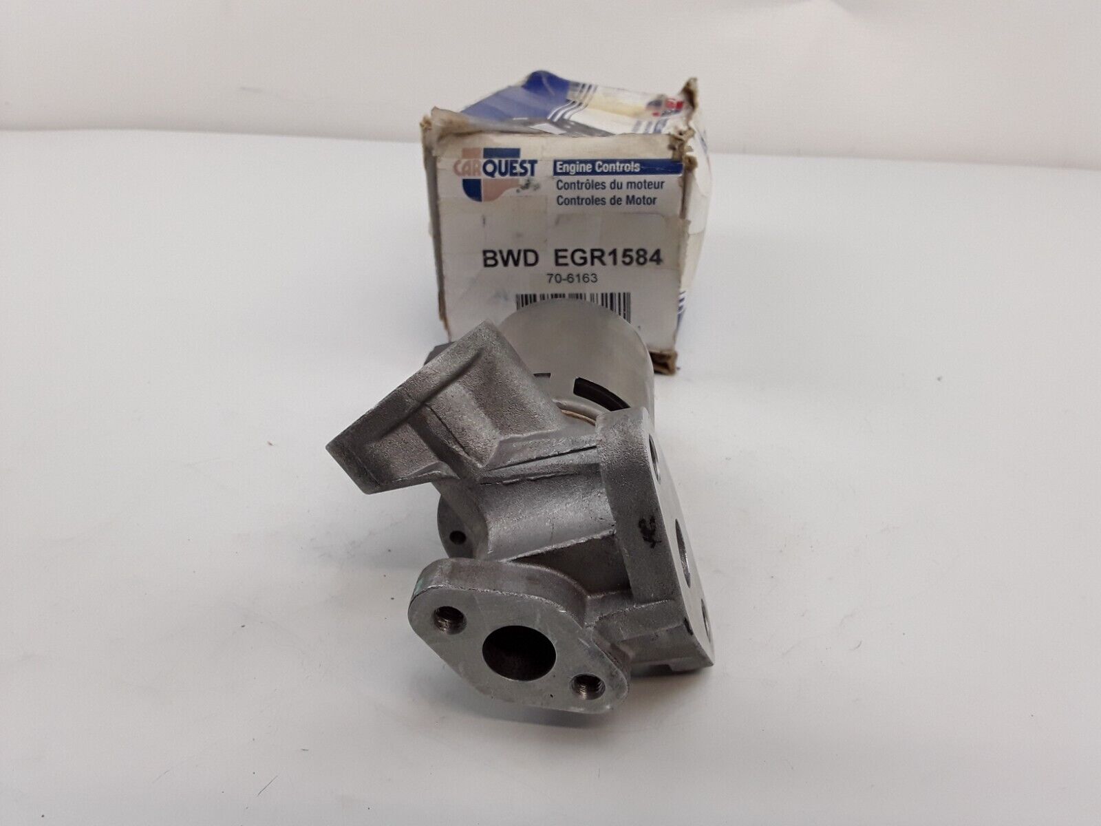 Exhaust Gas Recirculation EGR Valve CARQUEST EGC1046 For Dodge,Chrysler 2.7L - HotCarParts