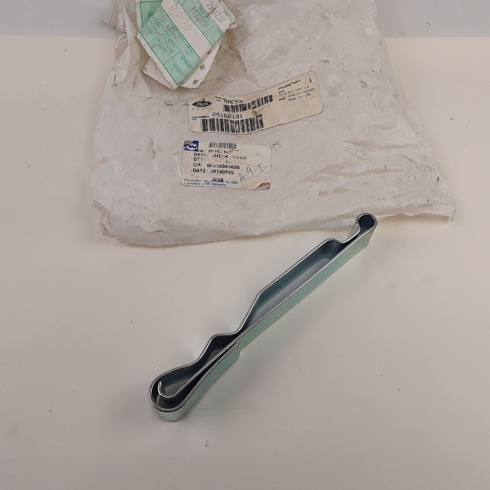 OEM Mack 25162101 Door Check 23QX49M for CX Series CH612 & CH613 Fast Free Shipp