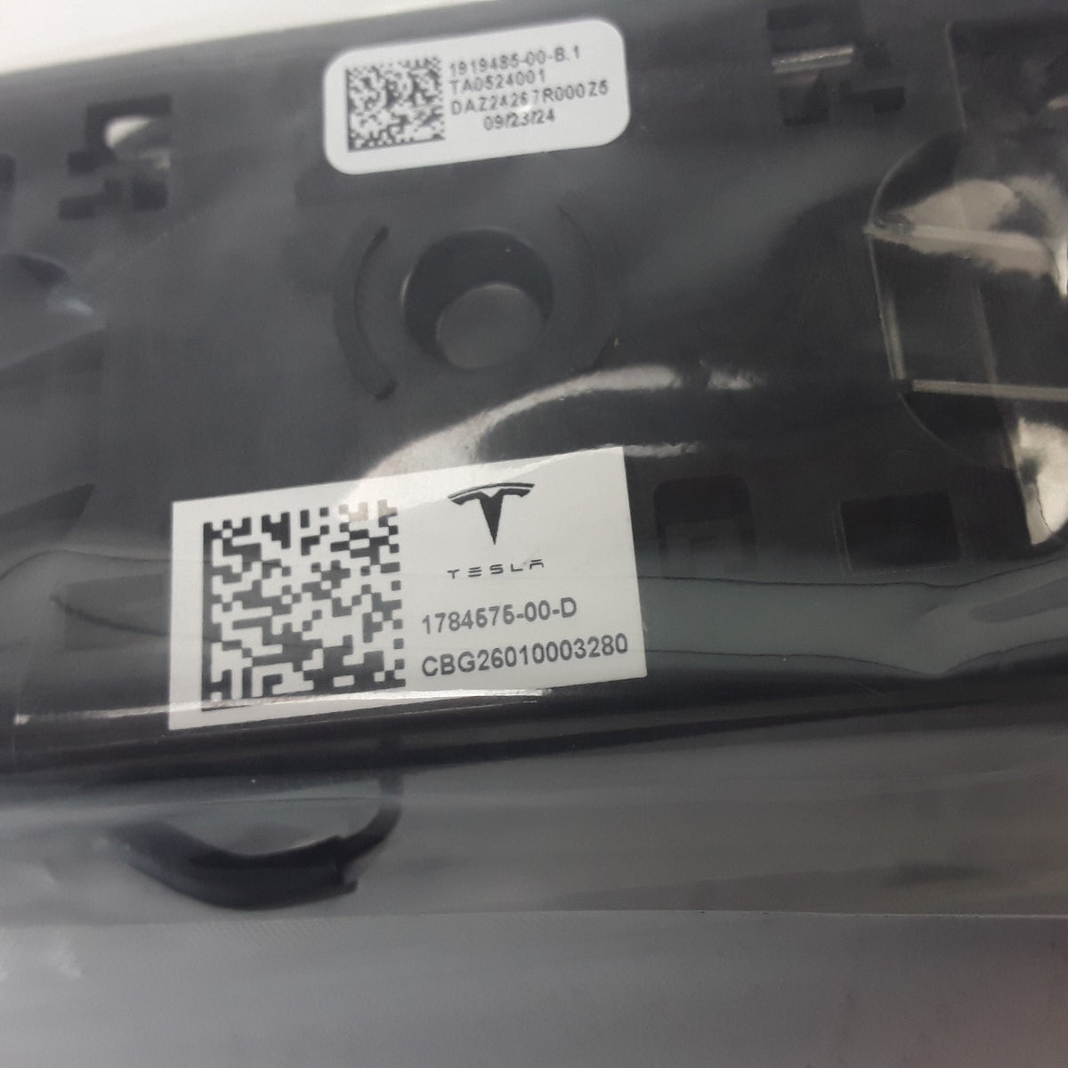 NEW OEM Tesla Cybertruck B-Pillar Door Trigger RH 1784575-00-D