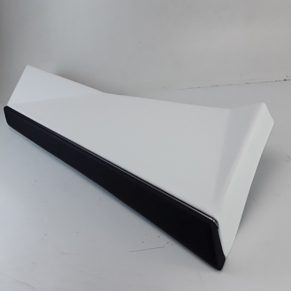 1819345-05-E Front LH White Beltline Trim For Tesla Cybertruck 2024 2025 2026