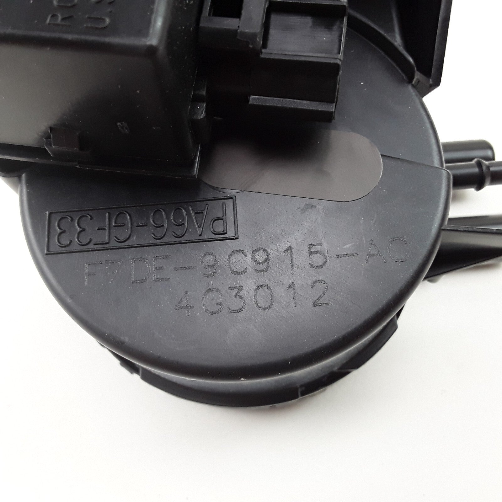 Canister Purge Solenoid Fits Lincoln Mark VIII Ford Taurus Mercury Sable 1996-03