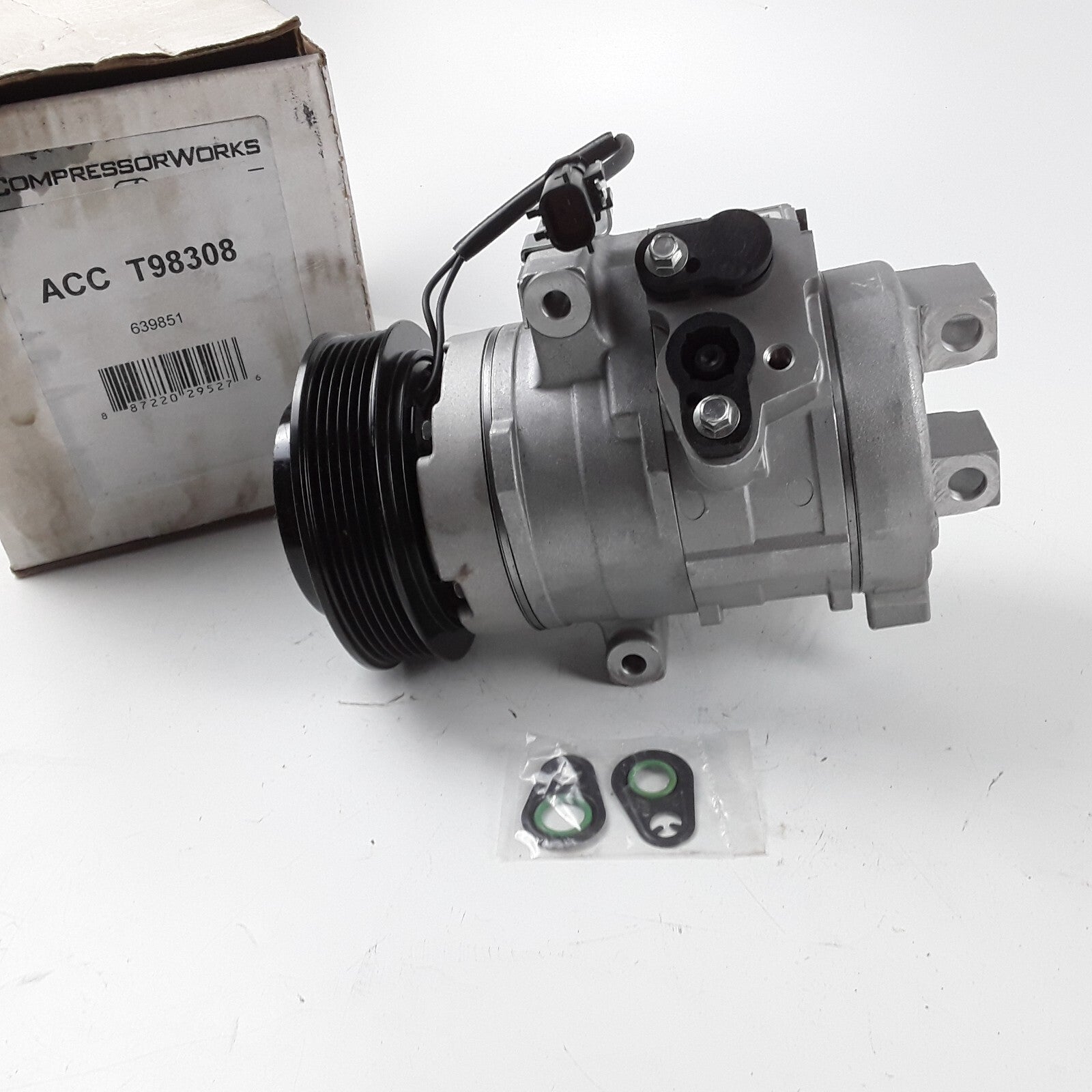 Four Season 98308 A/C Compressor W/ Clutch Fits Dodge Magnum Chrysler 300 2005