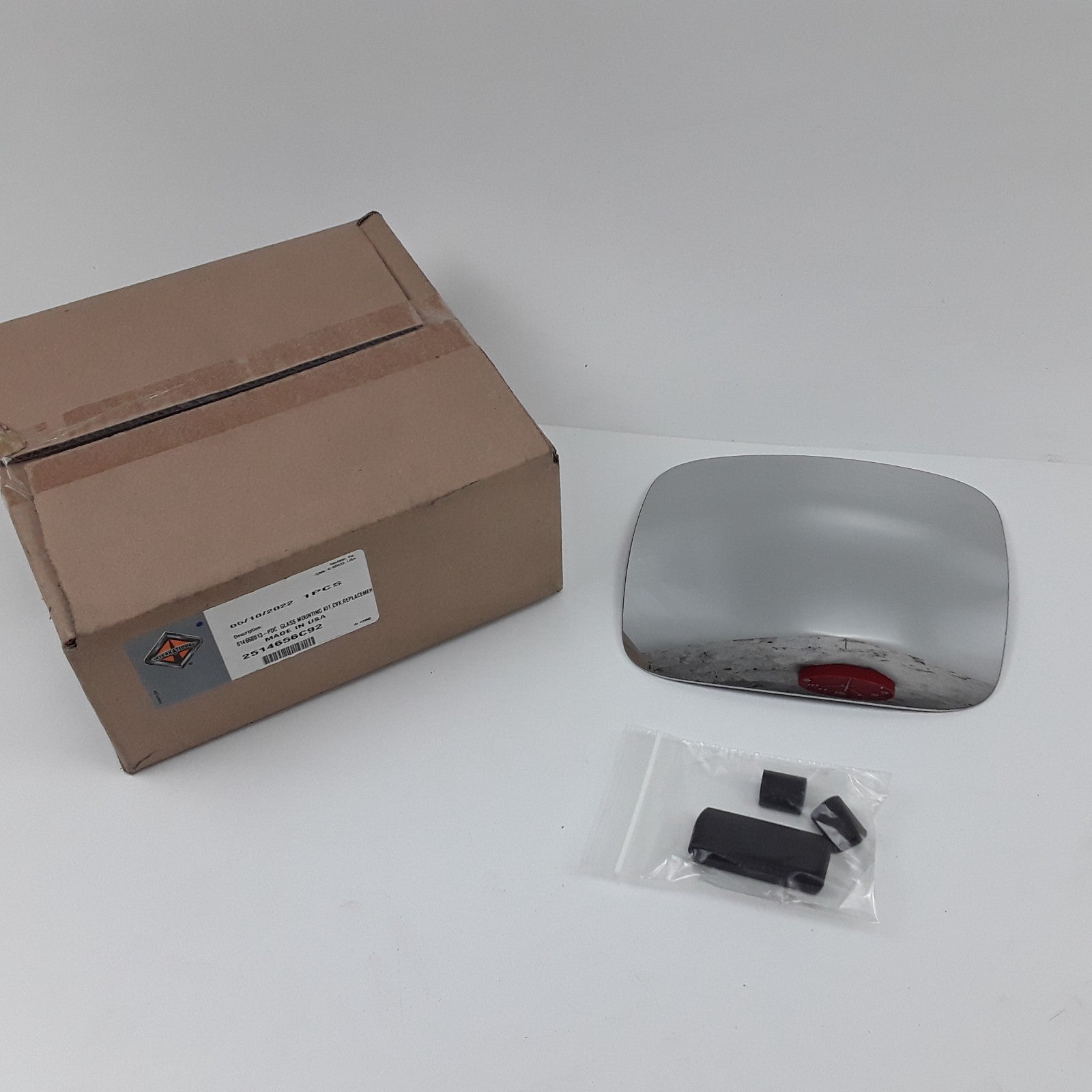 International Navistar 2514656C92 Door Convex Mirror Glass & Mounting Clips Kit